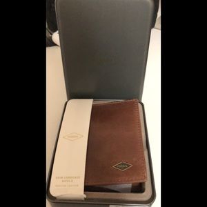 New mens fossil wallet
